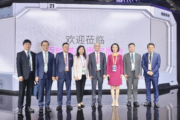 进博会ing | 优越会控股与百时美施贵宝、杜邦、美迪科举行签约仪式