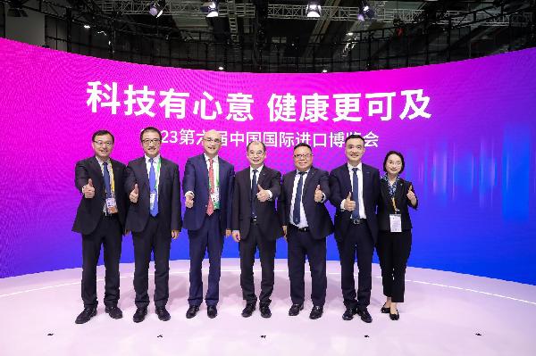 相约进博 | 上海医药助力雅培药品新品发布，共同推动中国女性健康全程管理